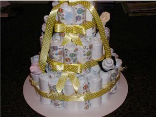 polka dot diaper cake design